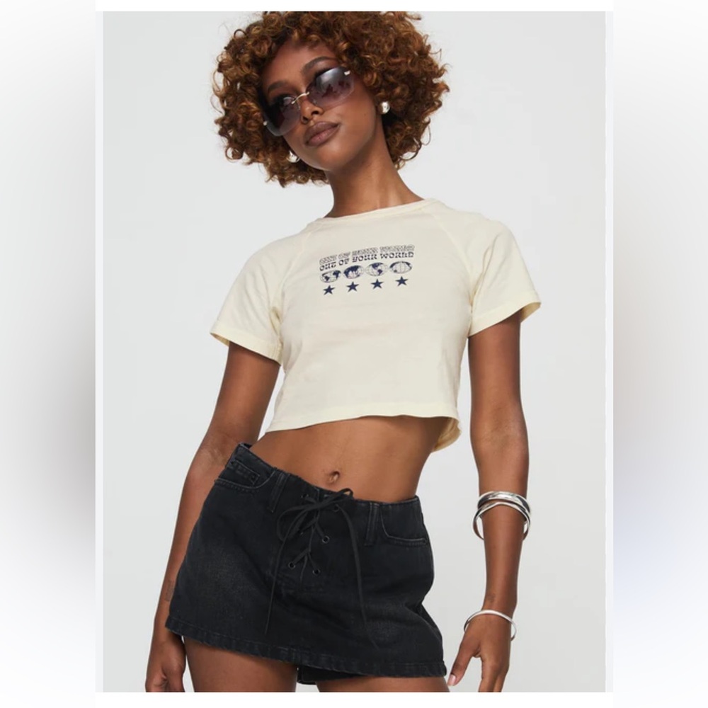 Princess Polly Outta This‎ World Tee Cream size 4